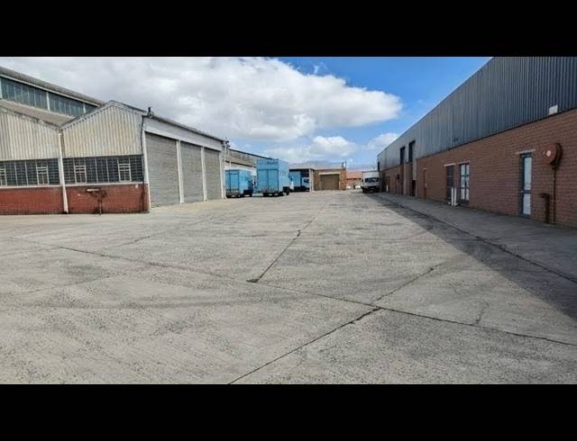 300M² WAREHOUSE TO LET IN PAROW INDUSTRIAL